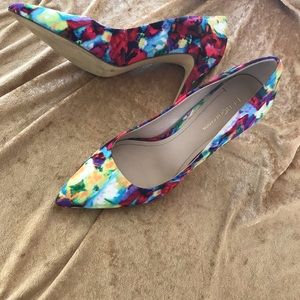 Multi colored pump